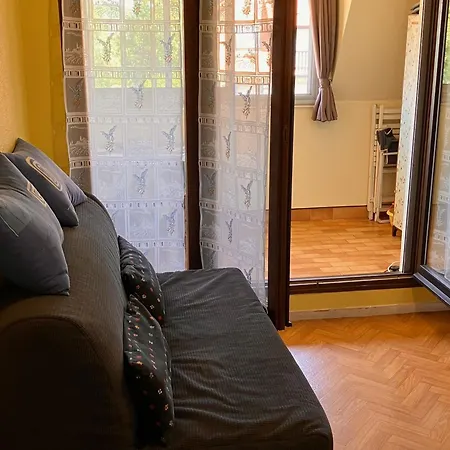 Appartamento 2 Pièces à 100 M De La Avec Parking Privatif - Fr-1-712-94 *