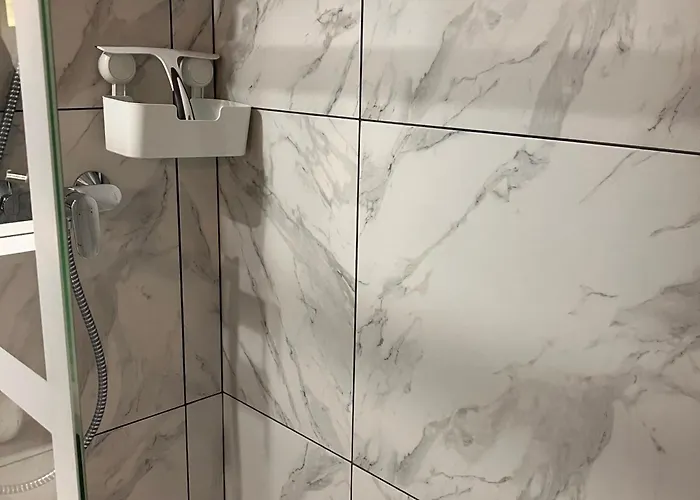 2 Pieces Pres Avec Parking Privatif - Fr-1-712-94 *