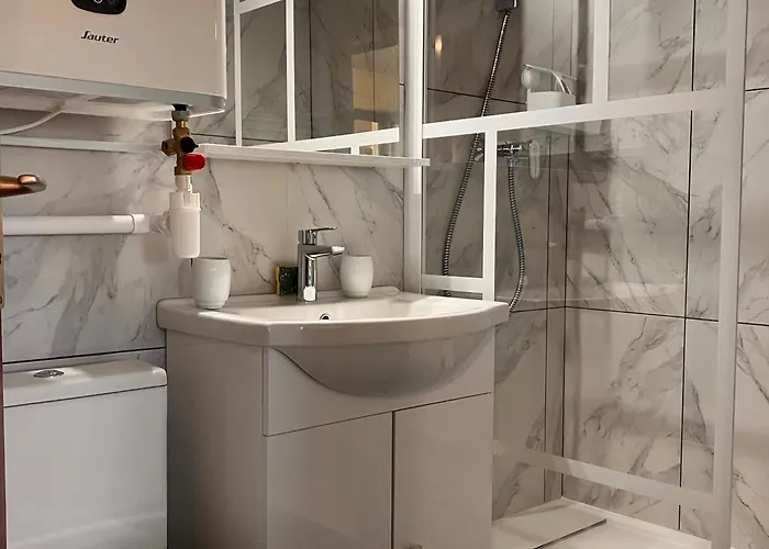 2 Pieces Pres Avec Parking Privatif - Fr-1-712-94 アパート