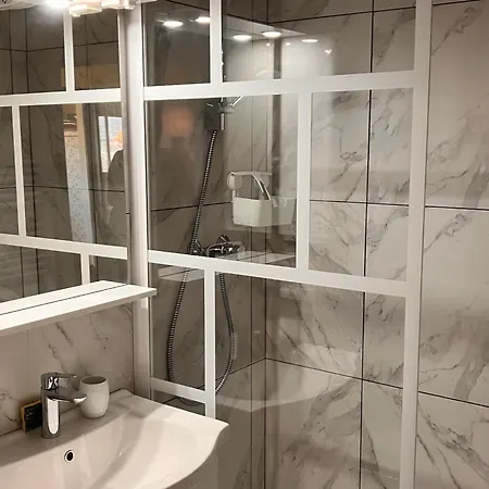 아파트 2 Pieces Pres Avec Parking Privatif - Fr-1-712-94