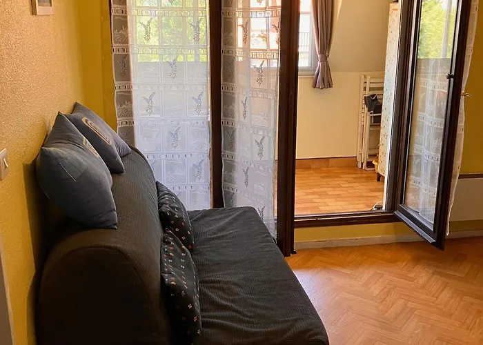 Daire 2 Pieces Pres Avec Parking Privatif - Fr-1-712-94 *